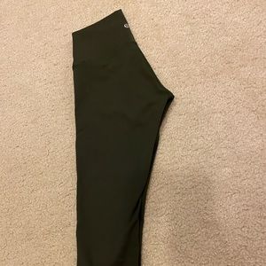 Lululemon Wunder Under (high rise) crop 21” size 4
